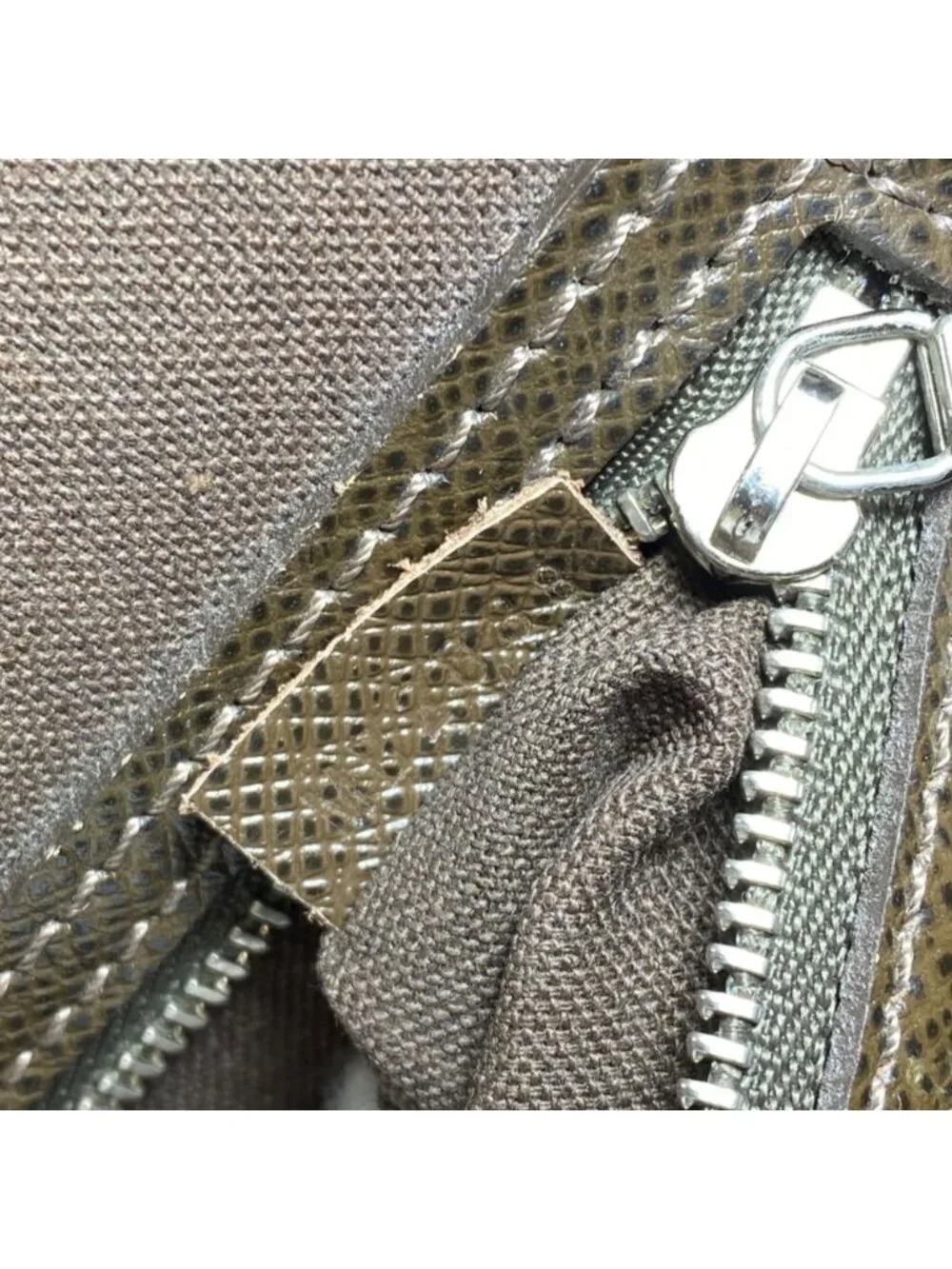 Louis Vuitton Are Creasing Shoulder Bag Taiga Leather Brown Lightweight